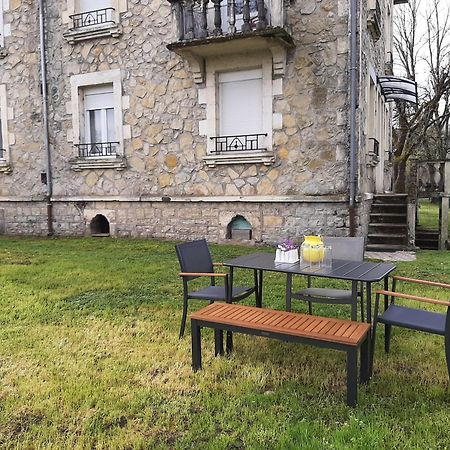 Grand Appartement Avec Jardin Bretenoux Exteriér fotografie