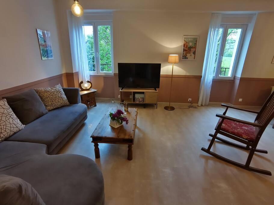 Grand Appartement Avec Jardin Bretenoux Exteriér fotografie